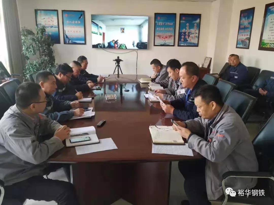 传达全国安全生产电视电话会议精神，细化强化安全生产工作