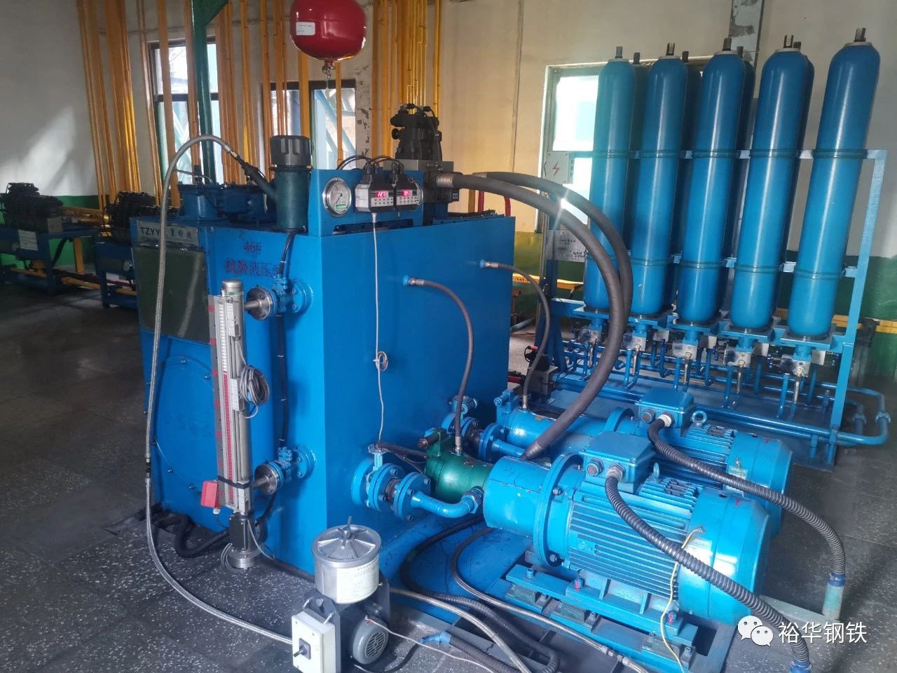 生产设备换新装——裕华炼铁东区积极推进 “设备亮化”工作